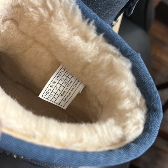 Ugg Classic Mini Boots - Picture 5 of 11